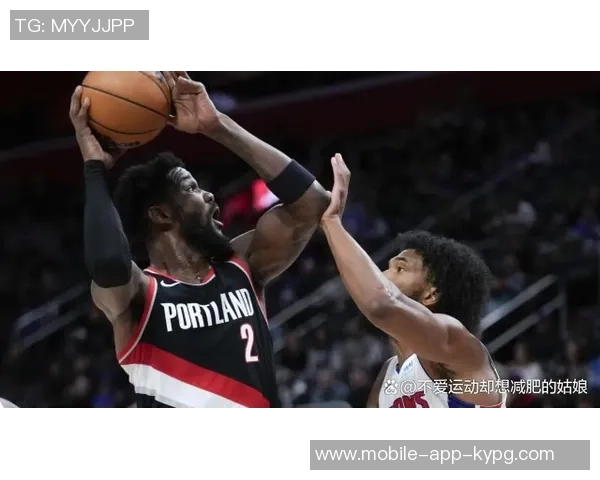 艾顿期待与东詹共同训练表示已做好充分准备静待机会到来